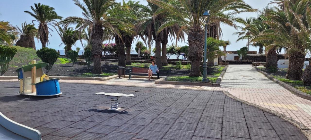 Casahost Bastian Boutique I Seaview Daire Costa Teguise Dış mekan fotoğraf